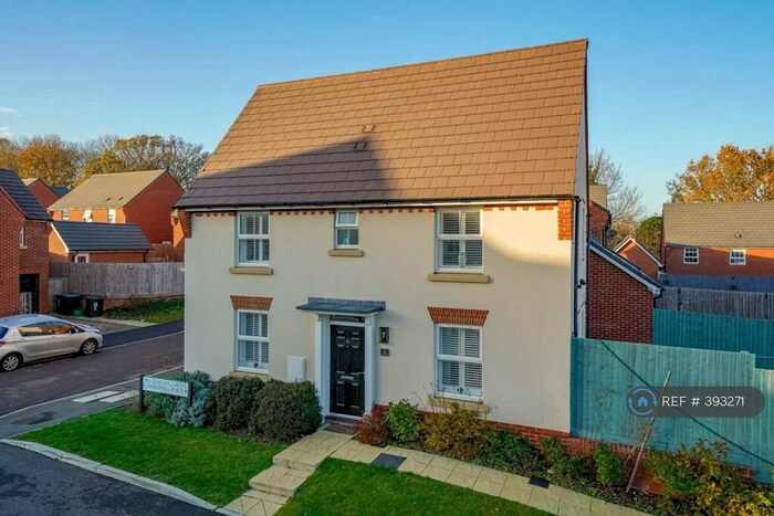 3 Bedroom Detached House To Rent In Grayling Grove, Hemel Hempstead, HP2