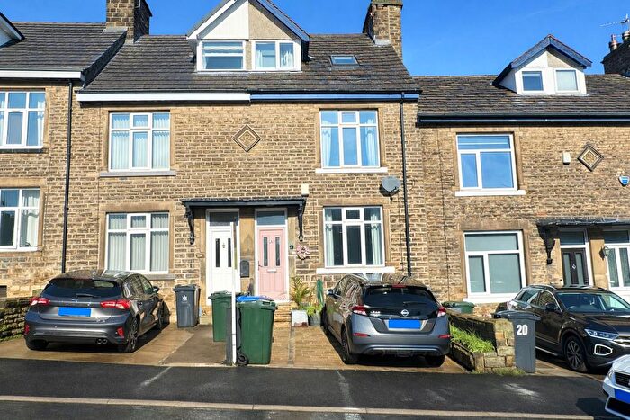 3 Bedroom Terraced House For Sale In Fourlands Road, Idle, Bradford, BD10