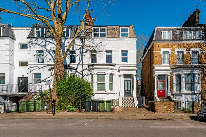3 Bedroom Flat For Sale In Hillmarton Road, Islington, London, N7