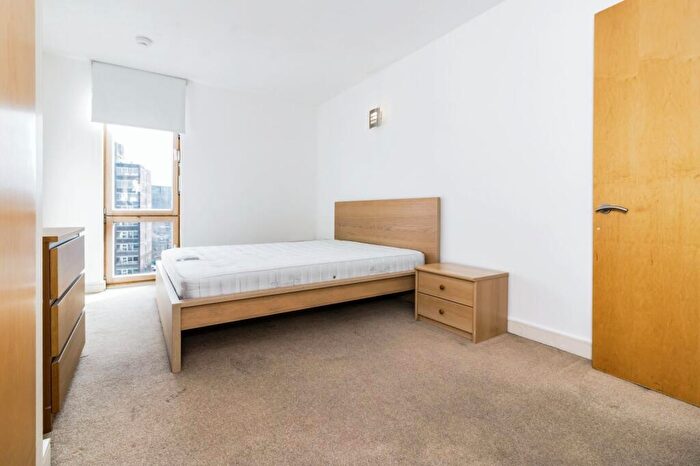 2 Bedroom Apartment To Rent In Dearmans Place, Salford, Greater Manchester, M3
