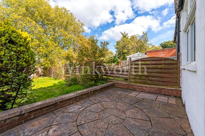 2 Bedroom Flat To Rent In North End Road, London, NW11