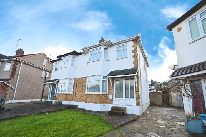 3 Bedroom Terraced House For Sale In Edwards Way, Hutton, Brentwood, CM13
