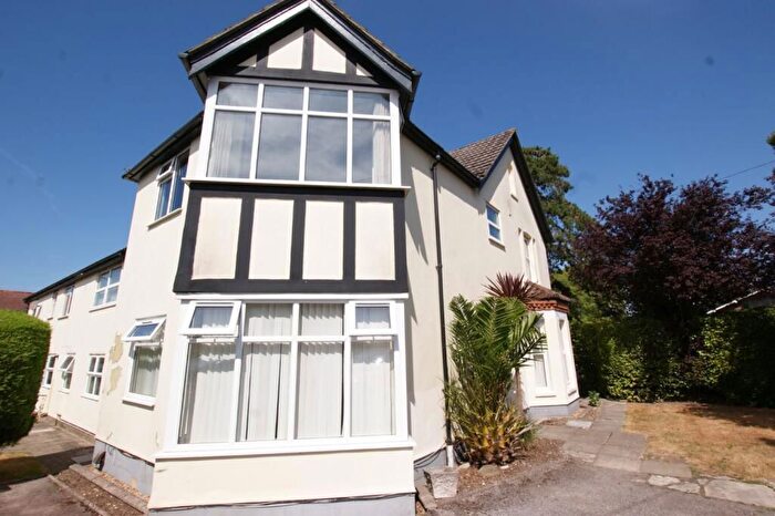 2 Bedroom Maisonette For Sale In Kirkway, Broadstone, BH18