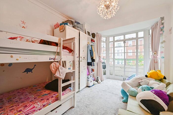 3 Bedroom Flat To Rent In Dorset House, Gloucester Place, Marylebone, London, NW1