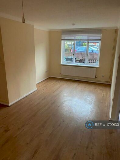 3 Bedroom Semi-Detached House To Rent In East View, Langwith, Mansfield, NG20