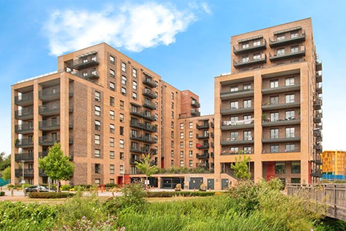 2 Bedroom Flat For Sale In Colnebank Drive, Watford, WD18