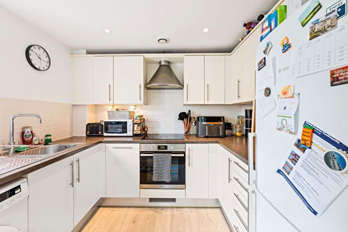 2 Bedroom Maisonette For Sale In Ref: Gk - Foxboro Road, Redhill, RH1