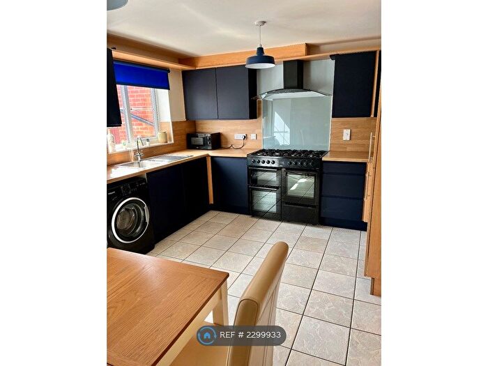 5 Bedroom Semi-Detached House To Rent In Pishmire Close, Norwich, NR5