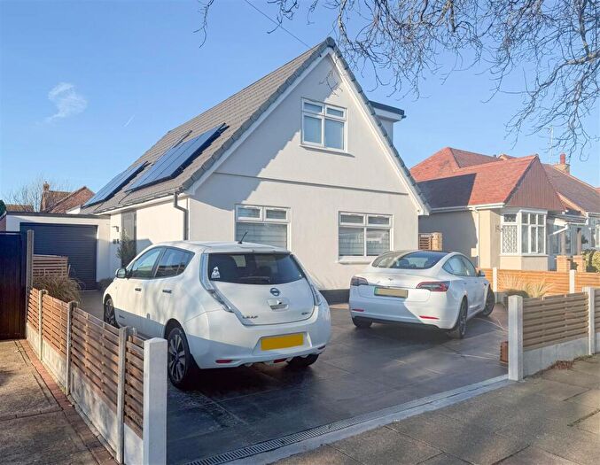 5 Bedroom Detached House For Sale In St. Georges Drive, Westcliff-On-Sea, SS0