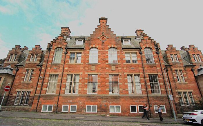 2 Bedroom Flat To Rent In Drummond Street, Newington, Edinburgh, EH8