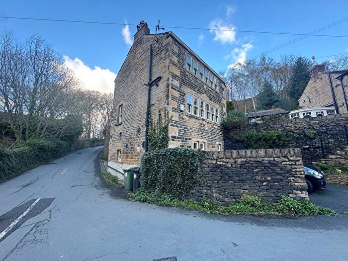 1 Bedroom Detached House For Sale In Thirstin Road, Honley, Holmfirth, West Yorkshire, HD9