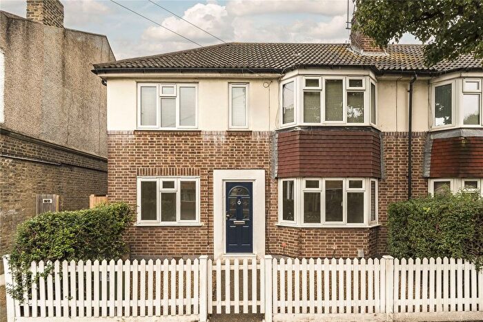 2 Bedroom Flat To Rent In Fingal Street, Greenwich, SE10