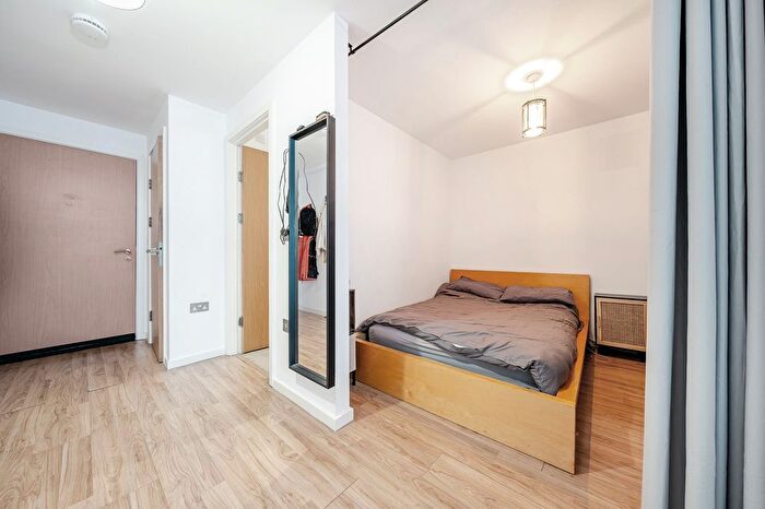 1 Bedroom Flat For Sale In Marco Island, Nottingham, NG1
