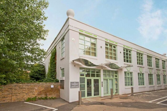 1 Bedroom Flat To Rent In Chertsey Road, St Margarets, Twickenham TW1