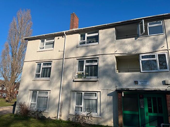 2 Bedroom Flat To Rent In Wellow Close, Southampton, SO18