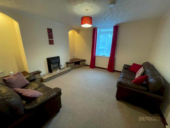 2 Bedroom Flat To Rent In Bank Street, Ground Floor Right, Aberdeen, Aberdeenshire, AB11