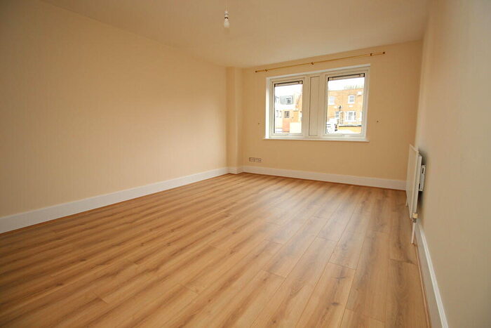2 Bedroom Apartment To Rent In Wadbrook Street, Kingston Upon Thames, KT1