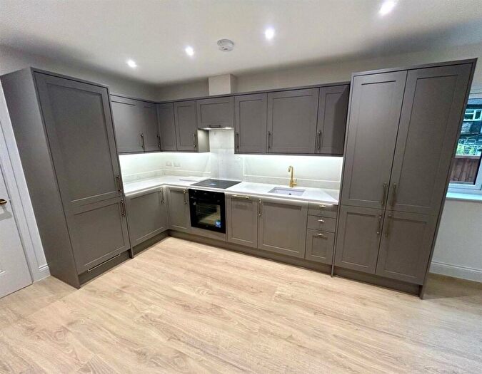 2 Bedroom Flat To Rent In Oceana Court, Dassia Close, RM2