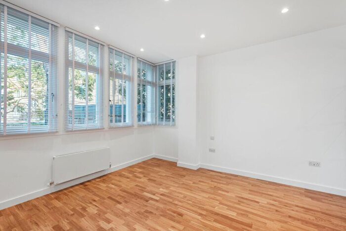 Flat To Rent In Flat Canfield Gardens, NW6