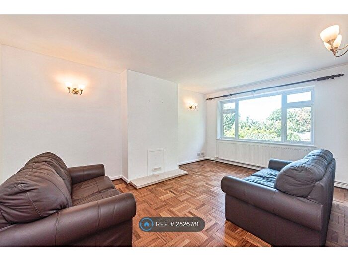 2 Bedroom Maisonette To Rent In Conkers, Maidenhead, SL6