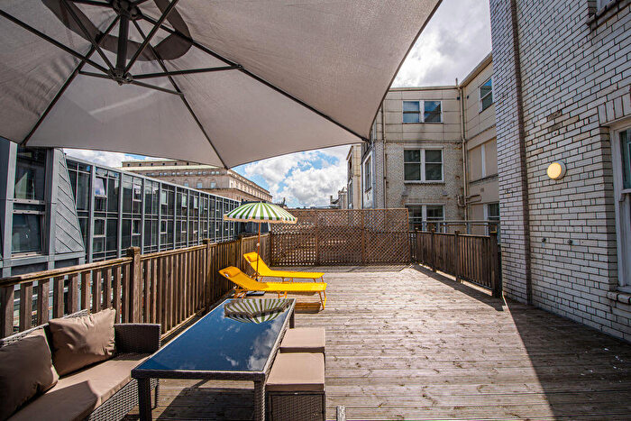 2 Bedroom Flat To Rent In Water Street, Liverpool, L3