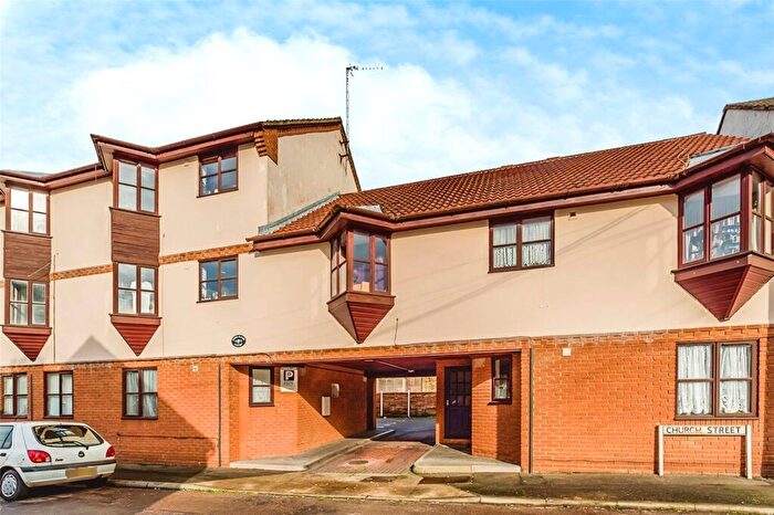 1 Bedroom Flat To Rent In Church Street, Rochester, Kent, ME1