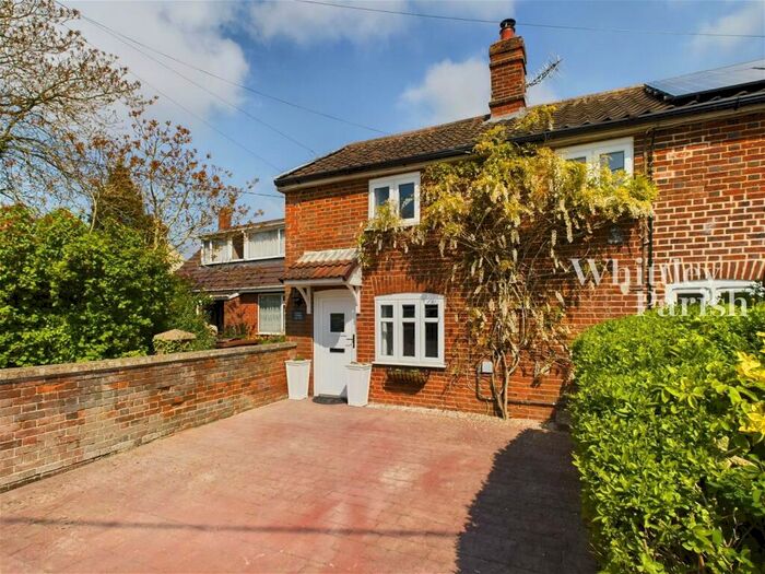 2 Bedroom Cottage For Sale In Bungay Road, Hempnall, Norwich, NR15