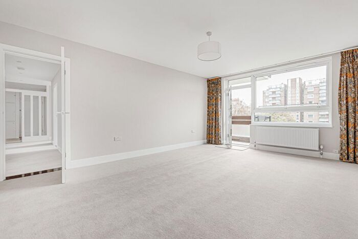 3 Bedroom Flat To Rent In Napier Court, Ranelagh Gardens, SW6