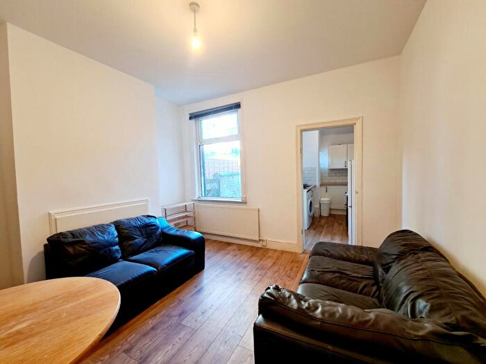 2 Bedroom End Of Terrace House To Rent In Barnsley Street, Offerton, Stockport, SK1