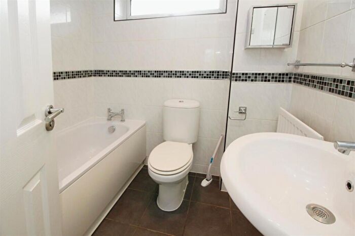 4 Bedroom House To Rent In Firs Close, Hitchin, Hertfordshire, SG5