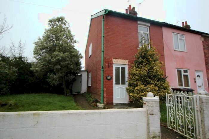 2 Bedroom Semi-Detached House To Rent In Whitehall Close, Colchester, CO2