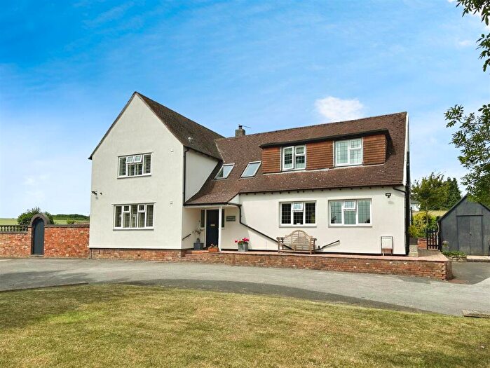 6 Bedroom Detached Bungalow For Sale In Windmill Hill, Leamington Spa, CV32