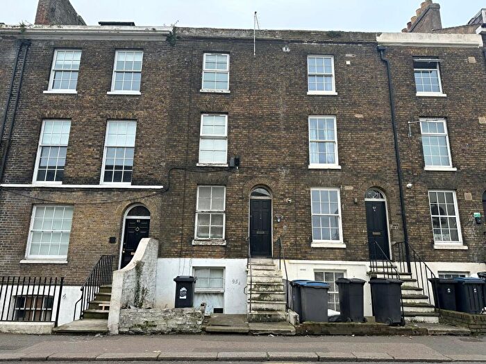 2 Bedroom Maisonette To Rent In High Street, Dover, CT16