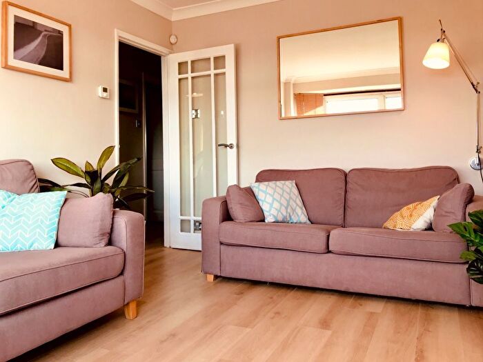 3 Bedroom Semi-Detached Bungalow To Rent In Woodbourne Avenue, Brighton, BN1