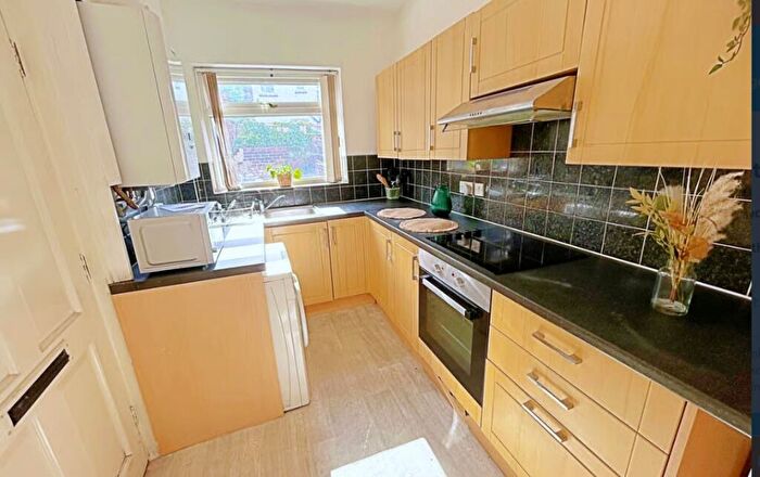 4 Bedroom House To Rent In Hobart Street, Sheffield, S11