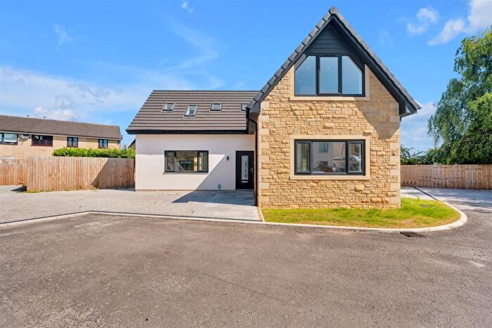 4 Bedroom Detached House For Sale In Southern Court, Burnley, BB12