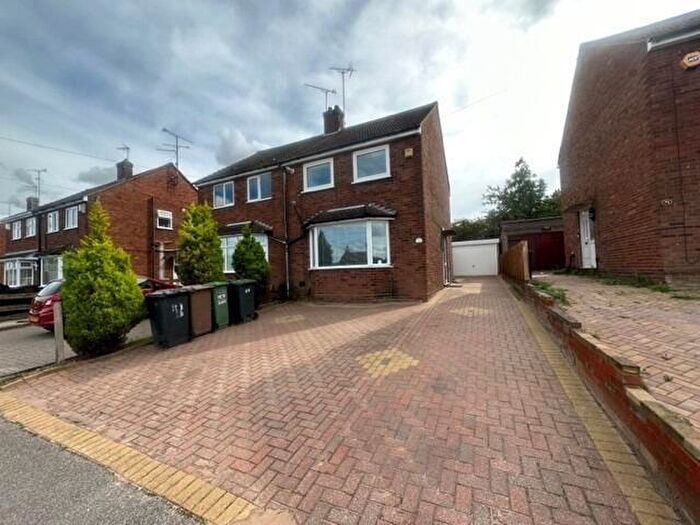 2 Bedroom Semi-Detached House To Rent In Macaulay Road, Luton, Bedfordshire, LU4