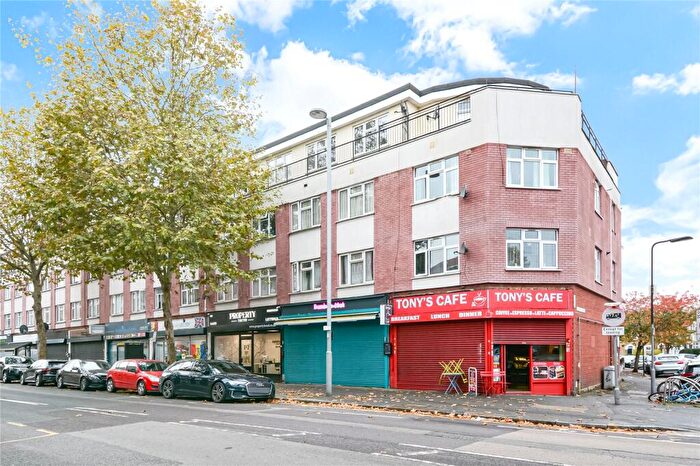 2 Bedroom Flat For Sale In High Road Leyton, Leyton, London, E10