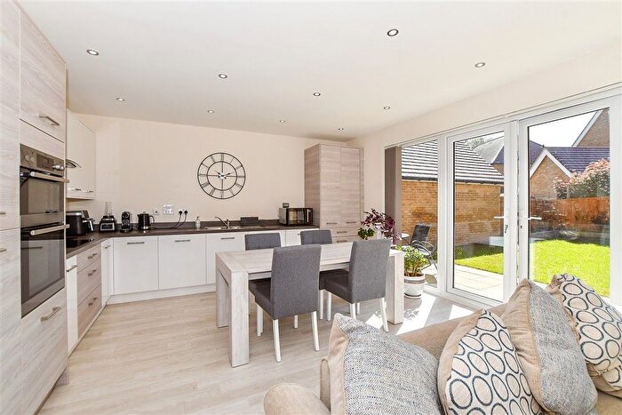 4 Bedroom Detached House For Sale In Rags Field, Staplehurst, Kent, TN12