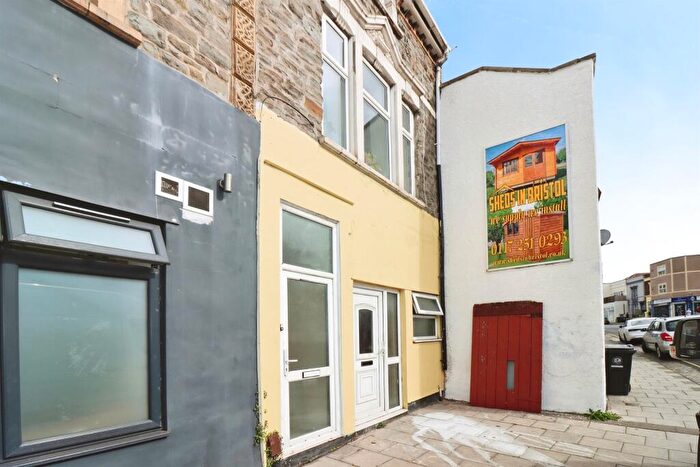 2 Bedroom Flat For Sale In Church Road, St. George, Bristol, BS5