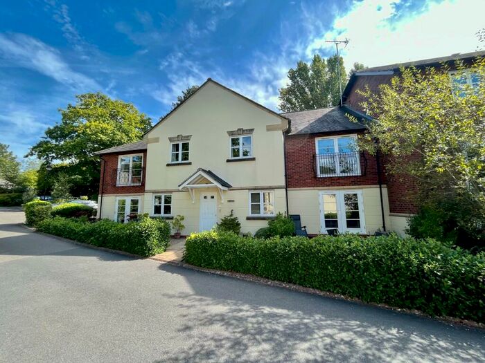 2 Bedroom Apartment To Rent In Cedar House, Leamington Spa, CV32