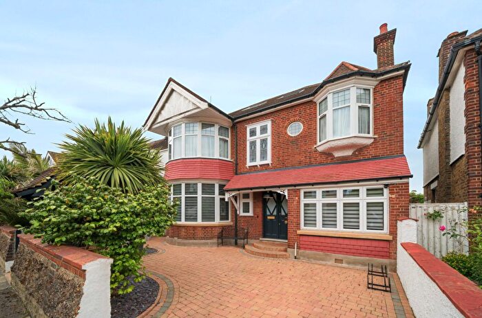 5 Bedroom Detached House For Sale In Kingsbridge Avenue, Acton, W3