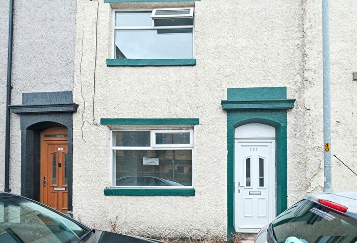 3 Bedroom Terraced House To Rent In Blackburn Road, Darwen, Lancashire, BB3