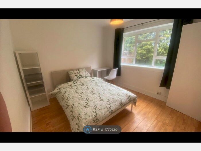 2 Bedroom Flat To Rent In Forth Crescent, Dundee, DD2