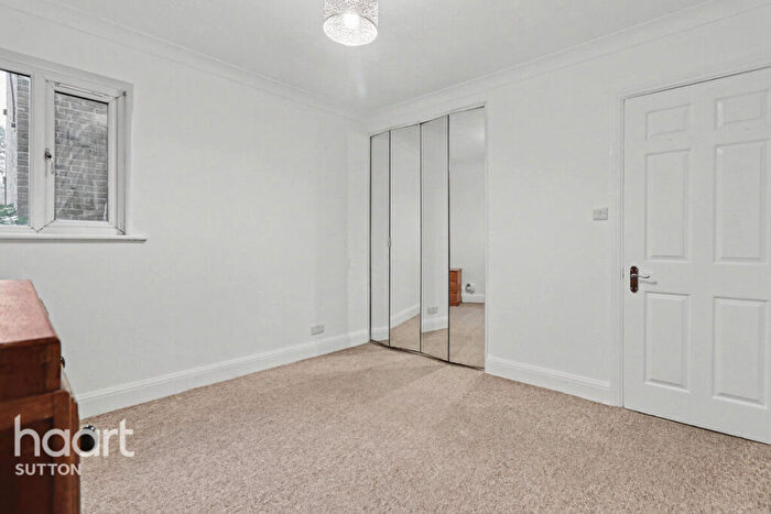 1 Bedroom Flat For Sale In Cheam Road, Sutton, SM1
