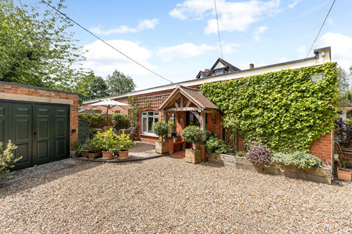 2 Bedroom Semi-Detached Bungalow For Sale In Bucklebury Place, Reading, RG7