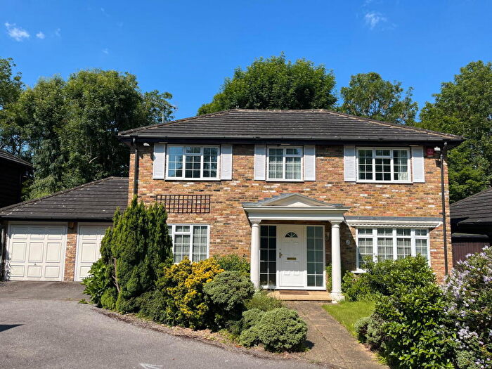 4 Bedroom Detached House For Sale In Lawn Vale, Pinner Village, HA5