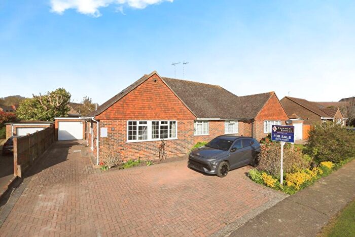 4 Bedroom Bungalow For Sale In Harvard Road, Lewes, East Sussex, BN8
