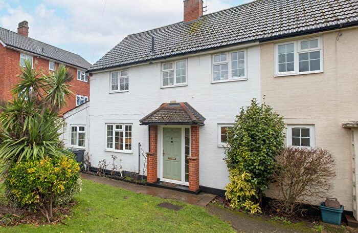 4 Bedroom Detached House For Sale In Berrylands Road, Surbiton, KT5