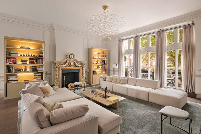 6 Bedroom Town House For Sale In Kensington Court, Kensington, W8